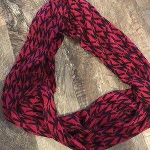 Michael Kors Women’s infinity scarf